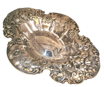 VINTAGE STERLING #5846 FLORAL PATTERN DECORATIVE BOWL
