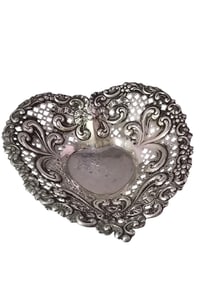 STUNNING GORHAM STERLING 966 FOOTED PIERCED HEART DISH