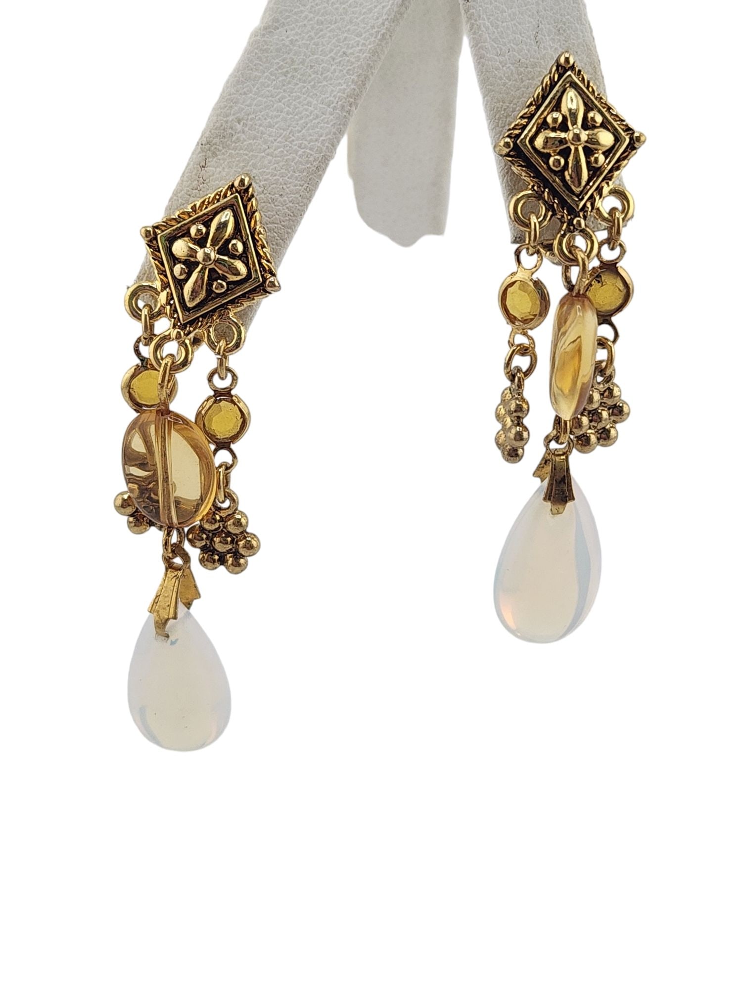 VINTAGE FLEUR DE LIS CLIP EARRINGS WITH MOONSTONE (1 of 3)