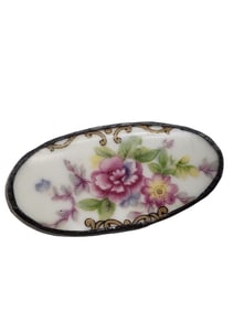 VINTAGE CURVED BEZEL SET PORCELAIN FLOWER BROOCH