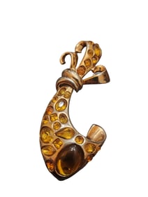 VINTAGE 1940S STYLIZED BOW BROOCH WITH ACRYLIC & GLASS STONES