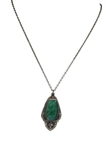 ANTIQUE MOTTLED GREEN GLASS ART DECO & PASTE PENDANT NECKLACE