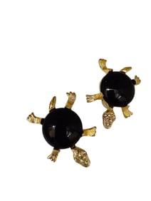 FABULOUS AND UNIQUE GLASS DESIGNER TURTLE EARRINGS