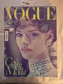 2010 MARCH VOGUE ITALY MAGAZINE