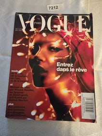PARIS VOGUE DEC 2001-#823 MAGAZINE