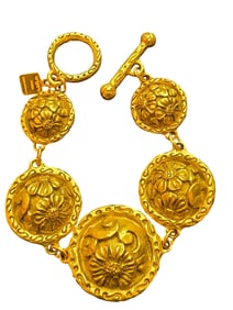 AMAZING SIGNED UNGARO PARIS MOLDED FLOWER GOLDTONE LINKED BRACELET