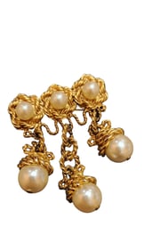 VINTAGE 80S FAUX PEARL DANGLE BROOCH