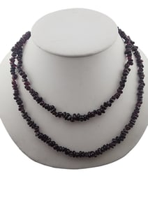 VINTAGE GARNET CHIP NECKLACE