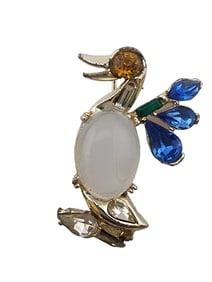 VINTAGE FAUX JELLY BELLY BROOCH