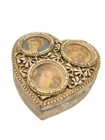 VINTAGE FLORENZA COVERED PORTRAIT COVERED BOX