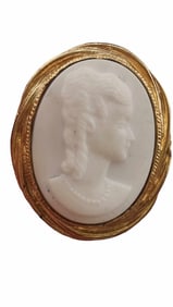 VINTAGE PORCELAIN OR BASALT CAMEO BROOCH PENDANT