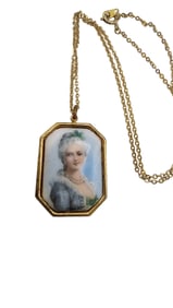 VINTAGE PORCELAIN PAINTED PENDANT NECKLACE