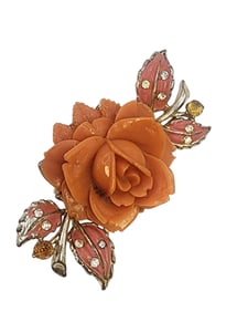 VINTAGE MOLDED RESIN FLOWER BROOCH