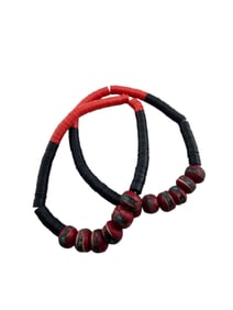 VINTAGE PAIR OF RESIN PUKA BEADS AND MALA BEADED BRACELETS