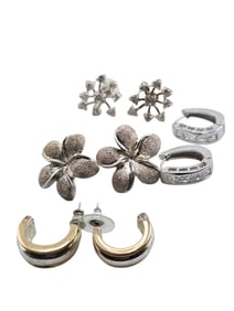 VINTAGE LOT OF 4 PIERCED EARRINGS