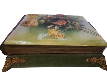 VICTORIAN CELLULOID TABLE TOP FOOTED PHOTO ALBUM