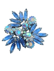 VINTAGE RHINESTONE LAYERED BROOCH