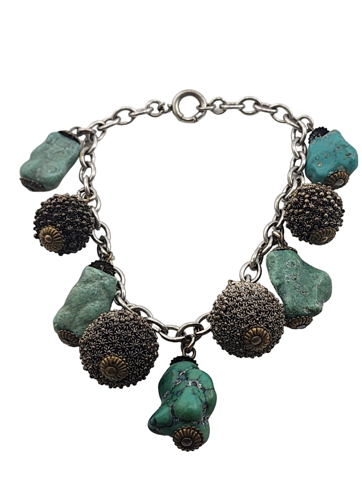 VINTAGE STONE & METAL SPIKY BALLS CHARM BRACELET: Vintage Stone & Metal Spiky Balls Charm Bracelet (A4276) Size: 7" Condition: Very good vintage Signed: None Details: Nice older bracelet with thumbless clasp WE PROVIDE FREE IN-HOUSE SHIPPING WITHIN T
