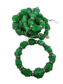 VINTAGE APPLE JADE MOLDED RESIN BUDDHA BRACELET NOS