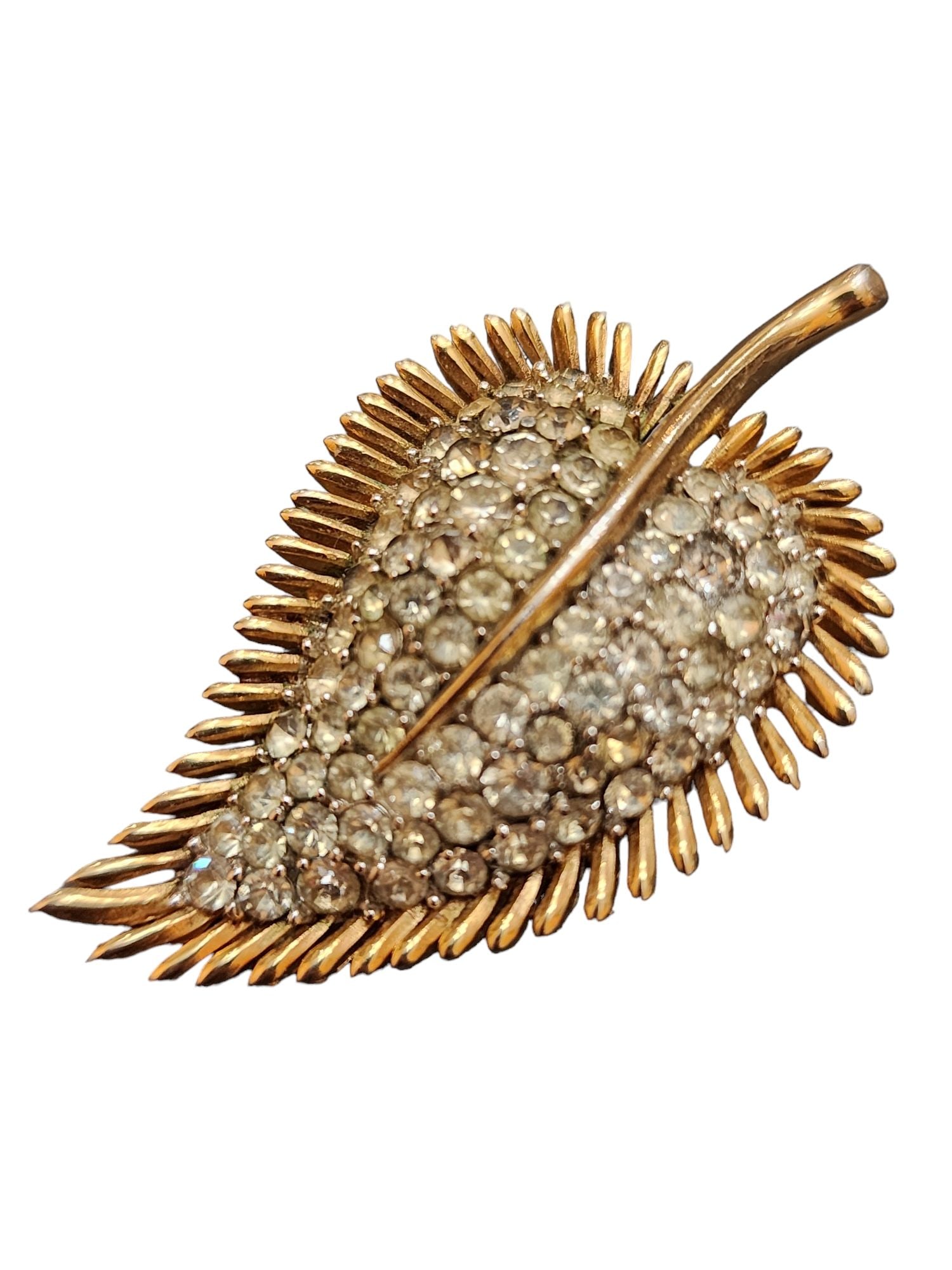 VINTAGE SIGNED CROWN TRIFARI RHINESTONE BROOCH: Vintage Signed Crown Trifari Rhinestone Brooch (A4370) Size: 2.5" Color: Gold, Clear Condition: Very good vintage; Some marks to back Signed: Trifari Details: Beautiful plating! WE PROVIDE FREE IN-HOU