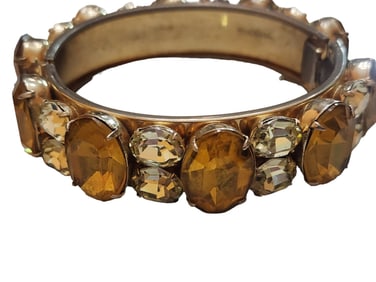 VINTAGE AMAZING GLASS RHINESTONE HEAVY JEWELED BANGLE BRACELET