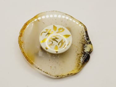 UNIQUE GEODE SLICE & PORCELAIN VINTAGE BROOCH