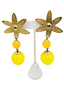 VINTAGE 80'S ACRYLIC FLOWER CLIP EARRINGS