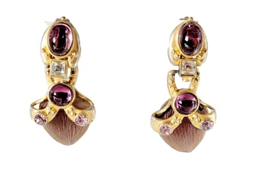 VINTAGE DESIGNER UNSIGNED ETRUSCAN MOLDED LUCITE HEART EARRINGS