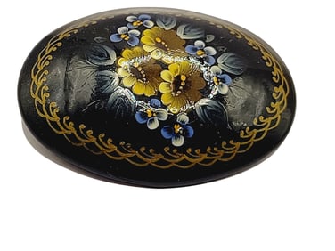SIGNED RUSSIAN PAINTED VINTAGE BROOCH