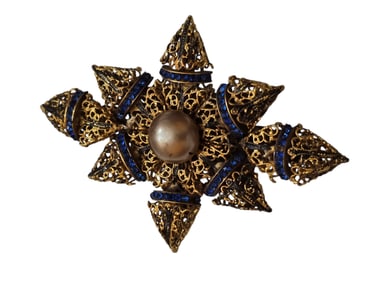 VINTAGE CZECH OR FRENCH DIMENSIONAL BRASS FILIGREE BROOCH
