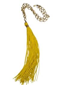 VINTAGE SIGNED BEE CHARMING NOS YELLOW SILK CORD HUGE TASSEL ON TEXTURED LINK CHAIN NECKLACE