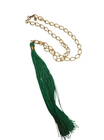 VINTAGE SIGNED BEE CHARMING NOS GREEN SILK CORD HUGE TASSEL ON TEXTURED LINK CHAIN NECKLACE