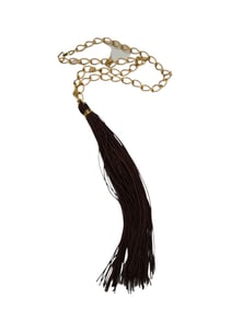 VINTAGE UNSIGNED BEE CHARMING NOS BROWN SILK CORD HUGE TASSEL ON TEXTURED LINK CHAIN NECKLACE