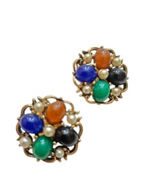 VINTAGE WELL MADE RESIN CABOCHON CLIP EARRINGS