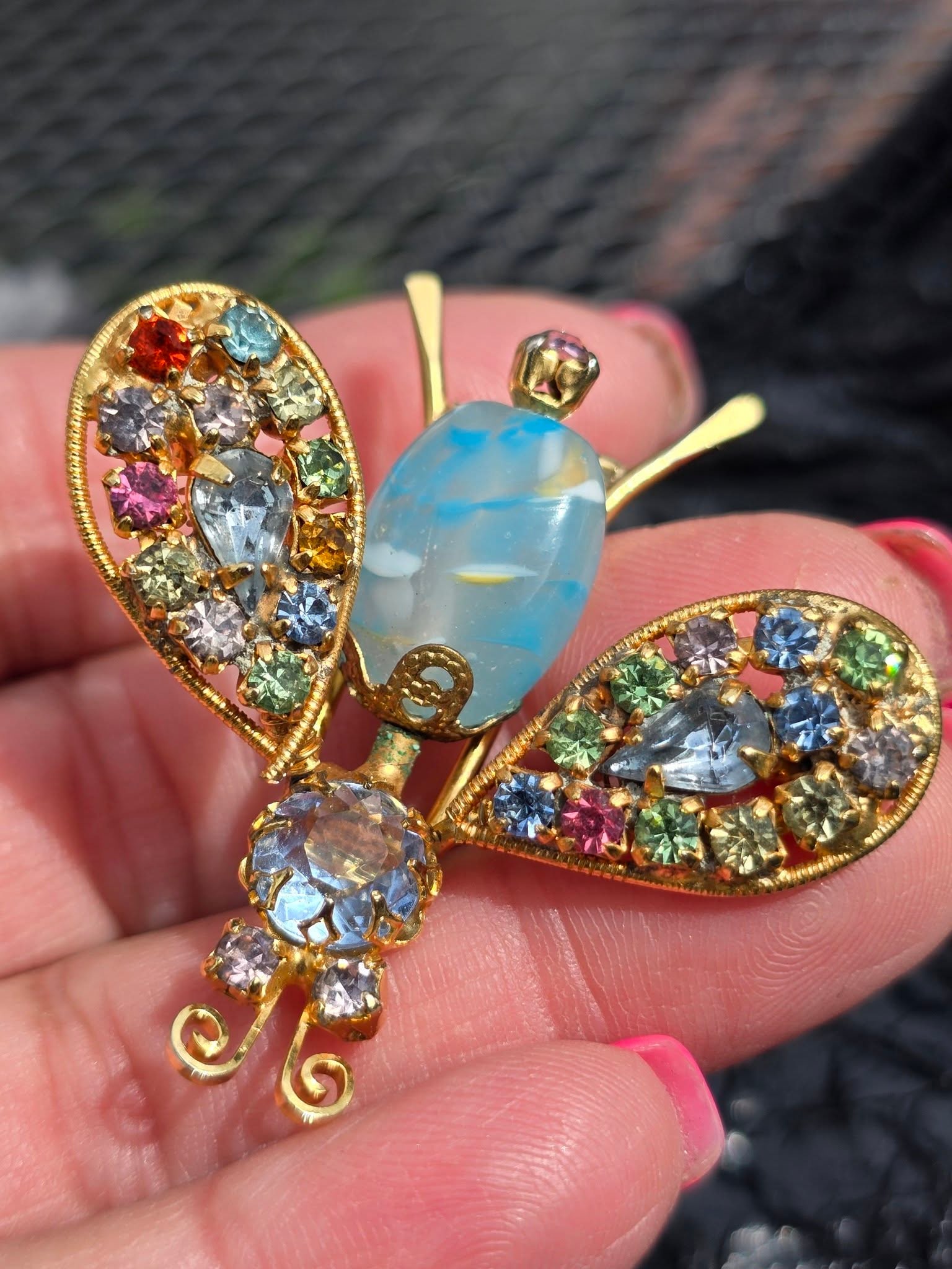 SPECTACULAR TREMBLING GLASS FABULOUS BUTTERFLY BROOCH (BSC50) (1 of 8)