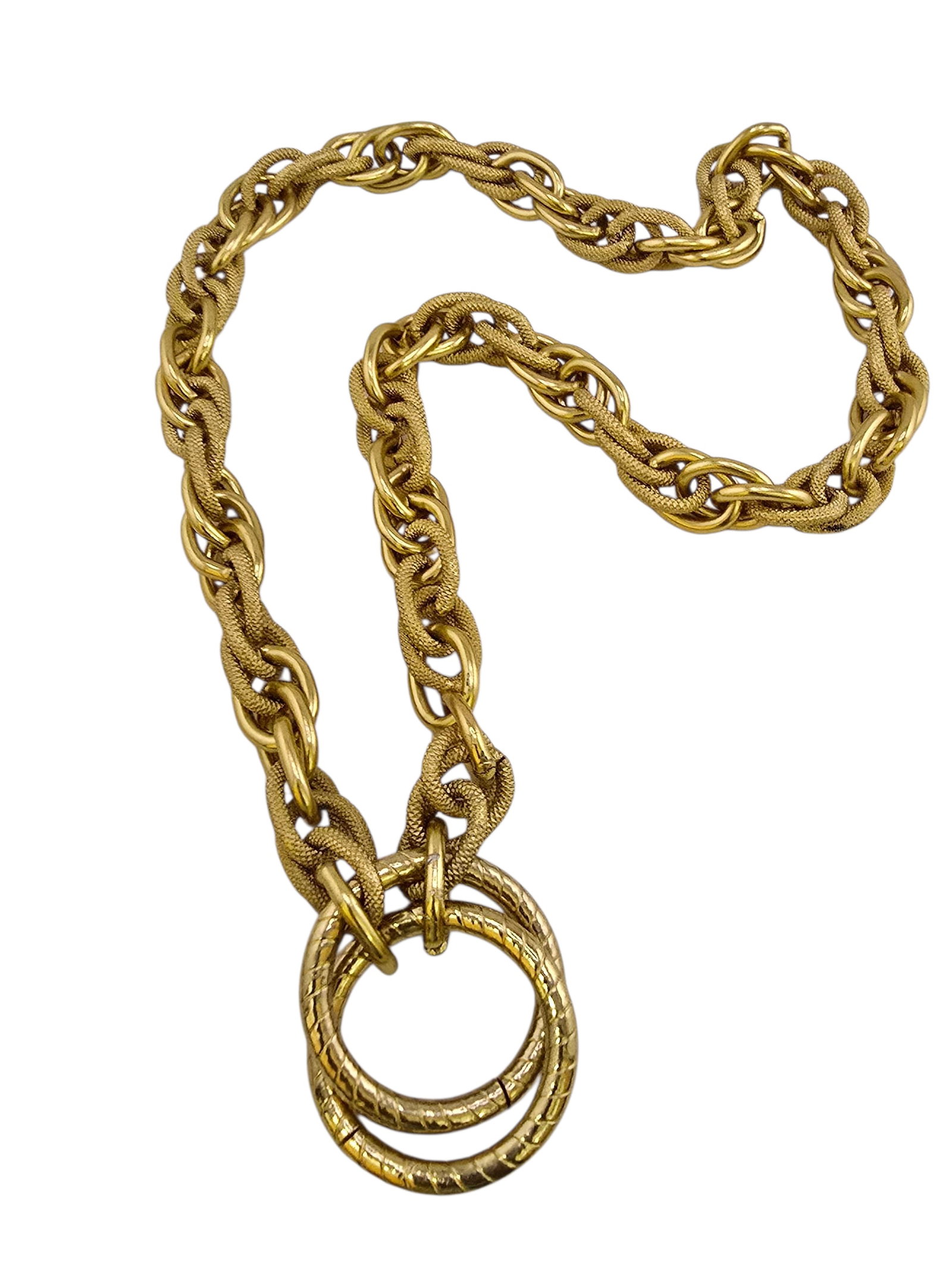 VINTAGE 80S HEAVY GOLD PLATED ALUMINUM CHAIN NECKLACE: VINTAGE 80S HEAVY GOLD PLATED ALUMINUM CHAIN NECKLACE. ABOUT 28", LOOPOVER. WITH TEXTURED DOUBLE CIRCLE PENDANT. IN VERY GOOD CONDITION.