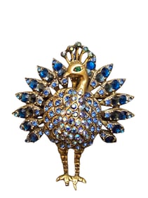 EARLY 2000s RHINESTONE DIMENSIONAL RHINESTONE PEACOCK BROOCH