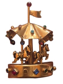 RARE 1948 SIGNED DIMENSIONAL CORO CAROUSEL BROOCH