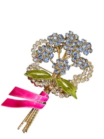 VINTAGE BLINGY DIMENSIONAL VENDOME FLOWER BROOCH