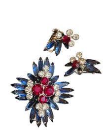 VINTAGE RARE JULIANA RED WHITE AND BLUE RHINESTONE BROOCH SET