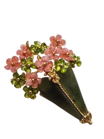 VINTAGE SIGNED SWOBODA GEMSTONE FLOWER VASE BROOCH