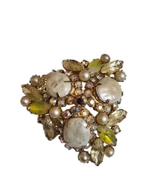 VINTAGE FAUX PEARL AND RHINESTONE TRIANGLE BROOCH