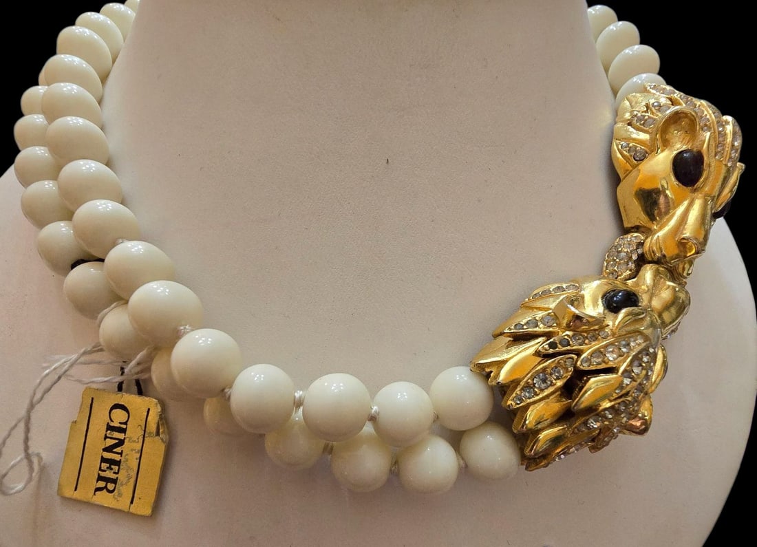 VINTAGE NOS CINER DOUBLE LION/TIGER DOUBLE STRAND BEADED NECKLACE W/ ORIGINAL TAG (1 of 6)