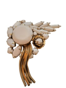 VINTAGE SIGNED HATTIE CARNEGIE MILK GLASS AND FRINGE BROOCH