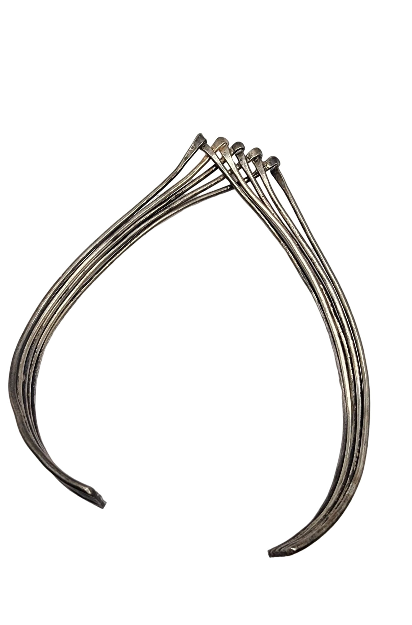 VINTAGE MCM COLLAR NECKLACE: Vintage MCM Collar Necklace (A5060) Size: Adjustable Color: Silver Condition: Very good vintage Signed: None Details: Adjustable cuff necklace. Looks and feels like silver but does not test as