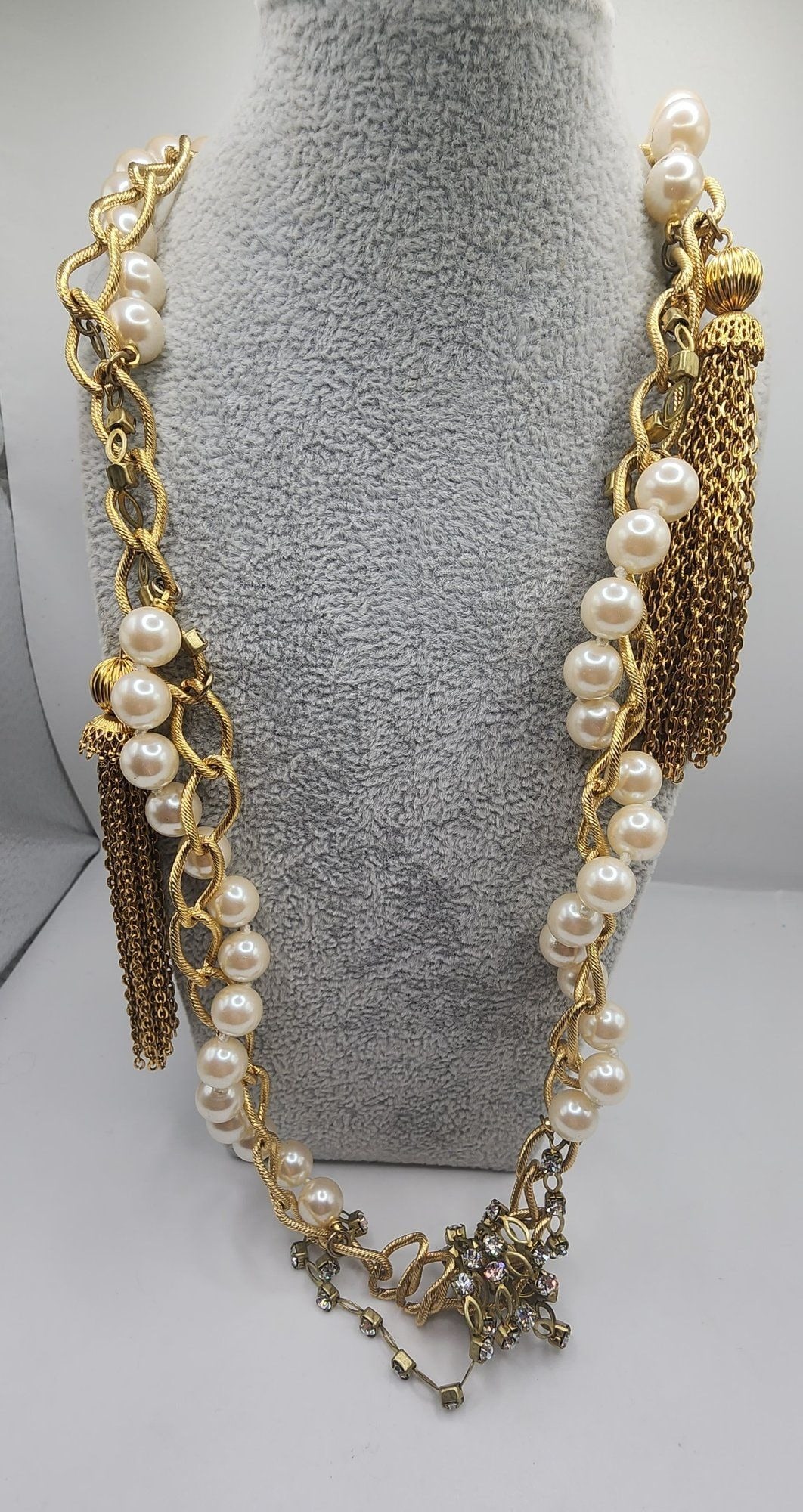 VINTAGE FAUX PEARL RHINESTONE & TASSEL CHAIN NECKLACE: Vintage Faux Pearl Rhinestone & Tassel Chain Necklace (A5075) Size: 44" Color: Gold, white Condition: Very good vintage Signed: None