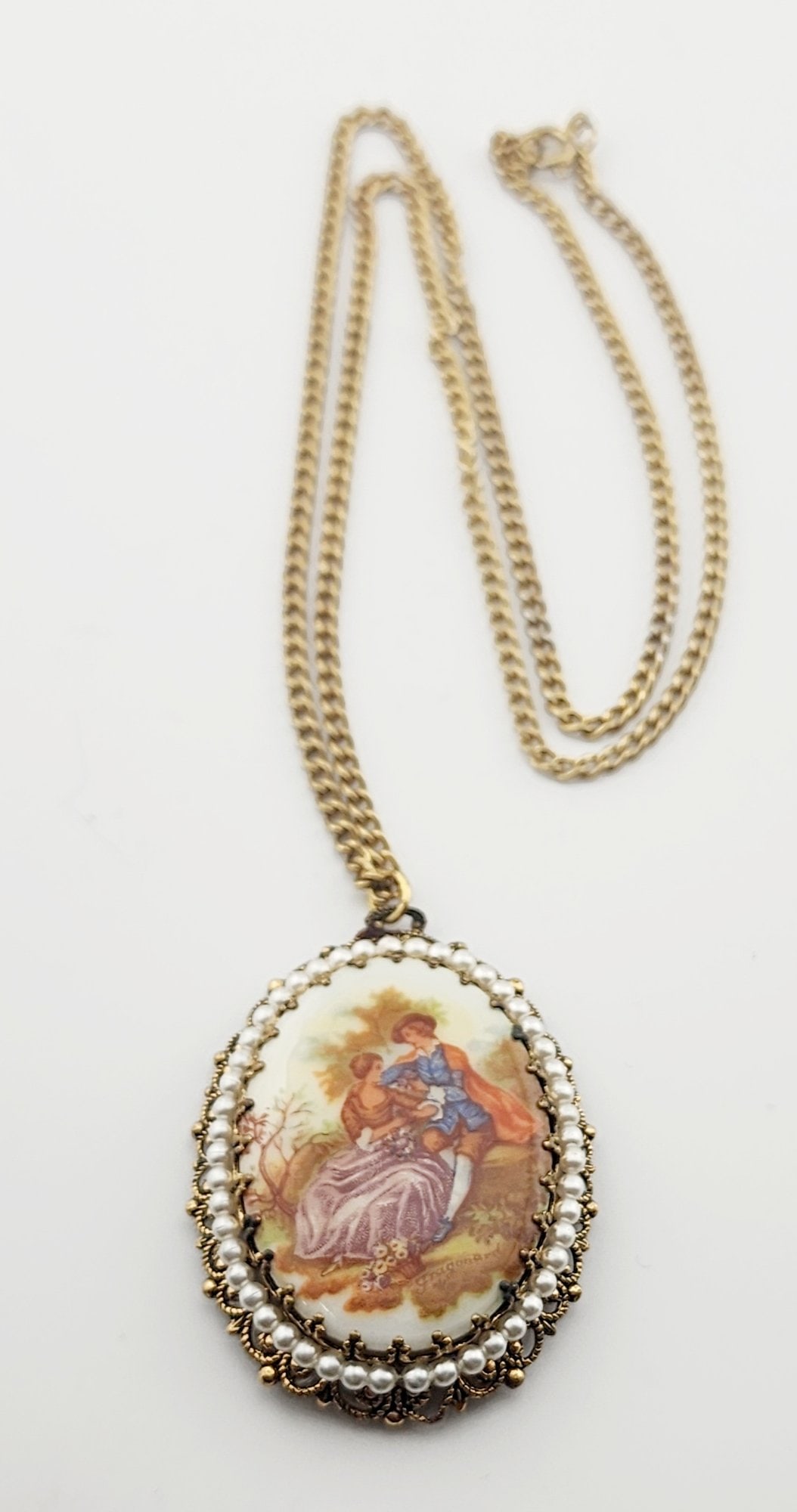 VINTAGE UNSIGNED FRAGONARD PORCELAIN WEST GERMANY NECKLACE (1 of 3)