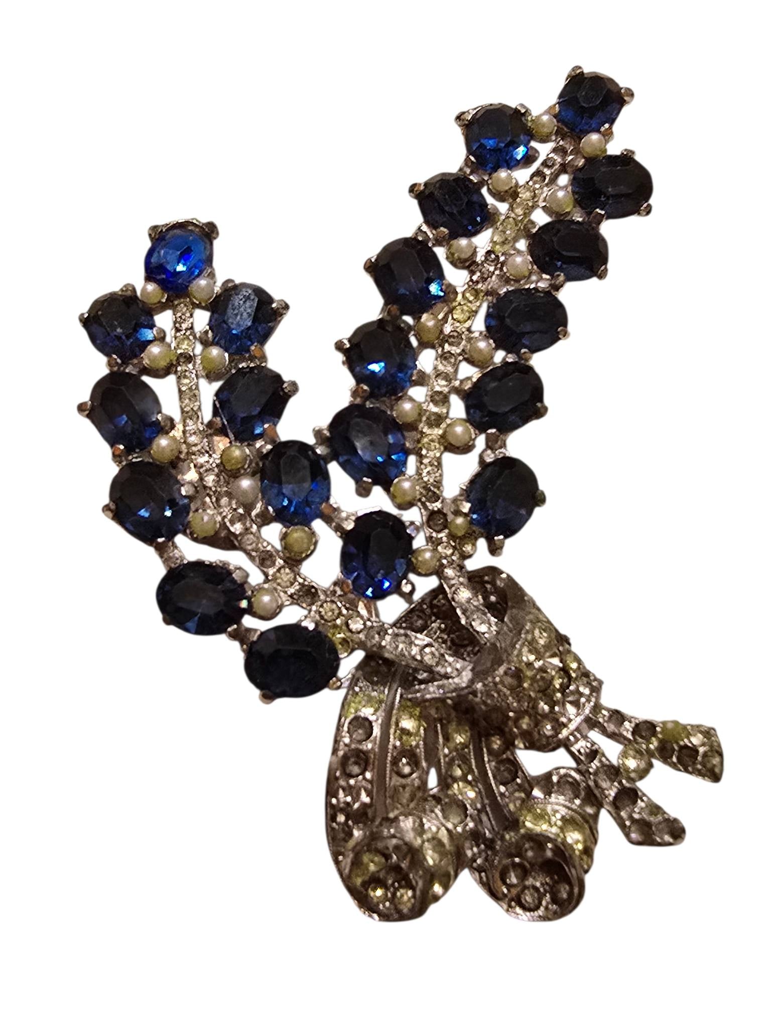 BEAUTIFUL VINTAGE 40S PASTE AND GLASS SPRAY BROOCH (1 of 7)