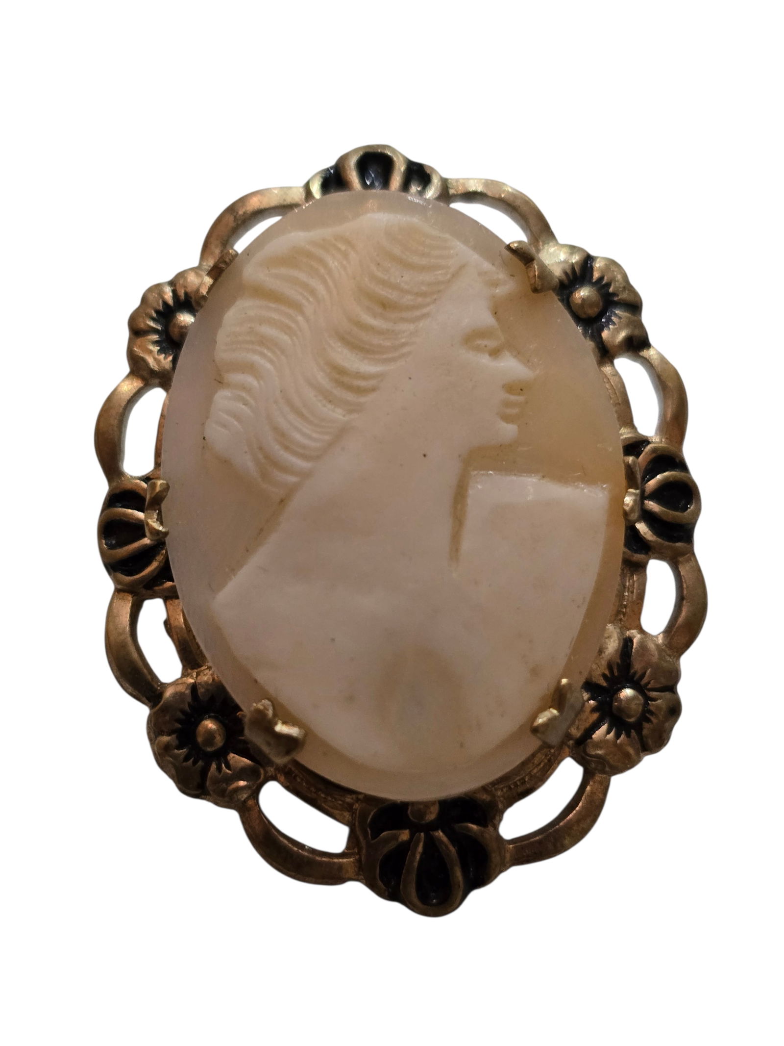 VINTAGE DECORATIVE SHELL CAMEO BROOCH (1 of 3)