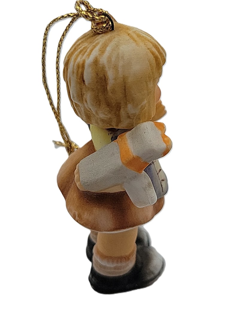 GOEBEL BERTA HUMMEL ORNAMENT- 3?? TALL (1 of 1)